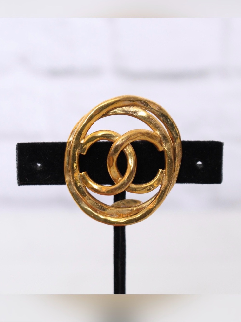 CHANEL | 24k Gold Interlocking Circle Brooch